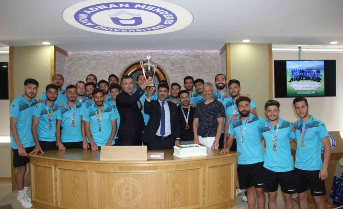 ADÜ Rektörü Aldemir, Türkiye şampiyonu takımı ağırladı