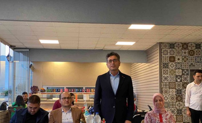 AK Parti Finike İlçe Başkanı Aladağ, milletvekili adaylığı için görevinden istifa etti