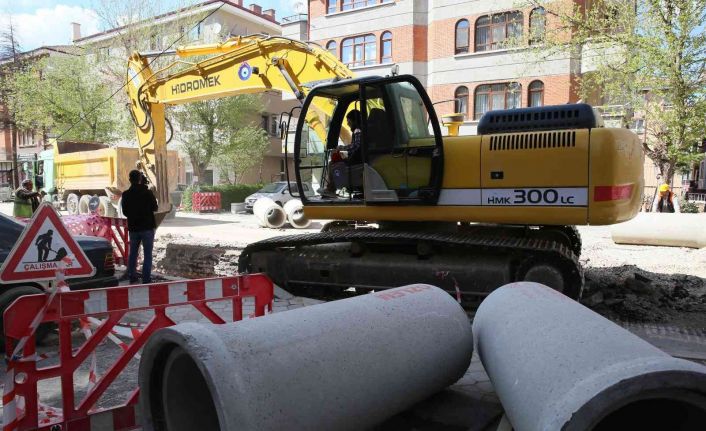 ASKİ’den Hürriyet Caddesi’nde su taşkınlarına son verecek çalışma