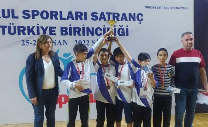 Avukat Ahmet Ulucan Ortaokulu, satrançta Türkiye üçüncüsü