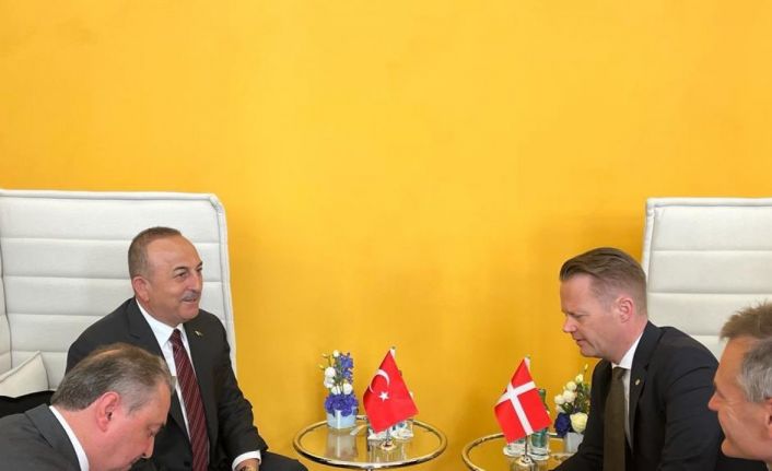 Bakan Çavuşoğlu, Danimarkalı mevkidaşı Kofod ile görüştü