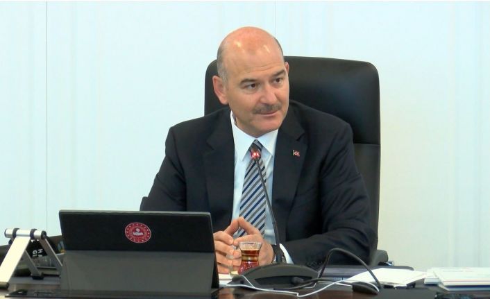 Bakan Soylu: “Ne Türkiye Cumhuriyeti vatandaşlığına geçen yabancıların Türkiye’nin nüfus yapısını değiştirmek gibi bir kabiliyeti söz konusu olabilir, ne bu idarenin ve devletin, hükümetin, ülkenin nüfus projeksiyonunu başıboş bırakması söz konusu olabili