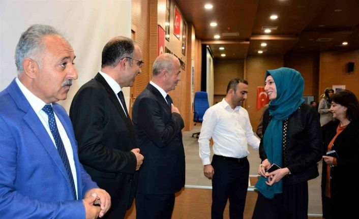 Başkan Akman personelle bayramlaştı