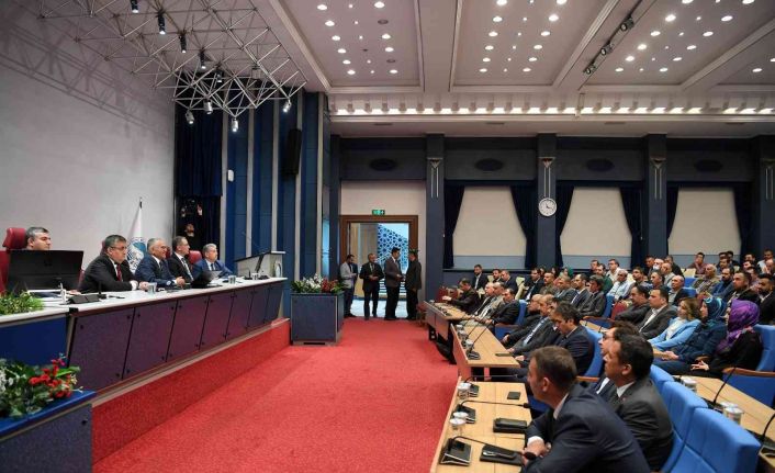 Başkan Büyükkılıç belediye personeliyle bayramlaştı