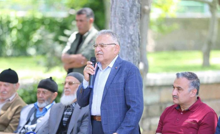 Başkan Büyükkılıç, Talas Gençlik Merkezi’nde gençler ve veliler ile buluştu
