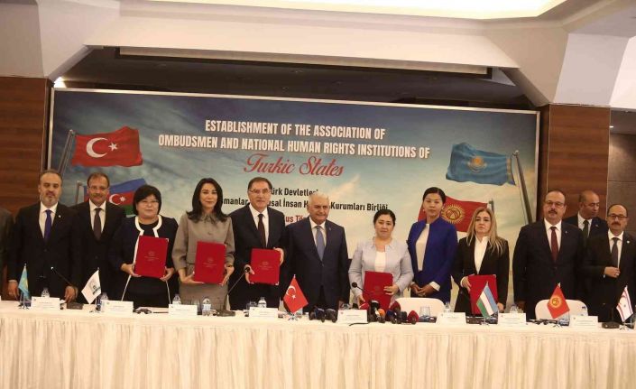 Binali Yıldırım: “550 milyar dolar ticaretin sadece 2,8’i kendi aralarında dönüyor”