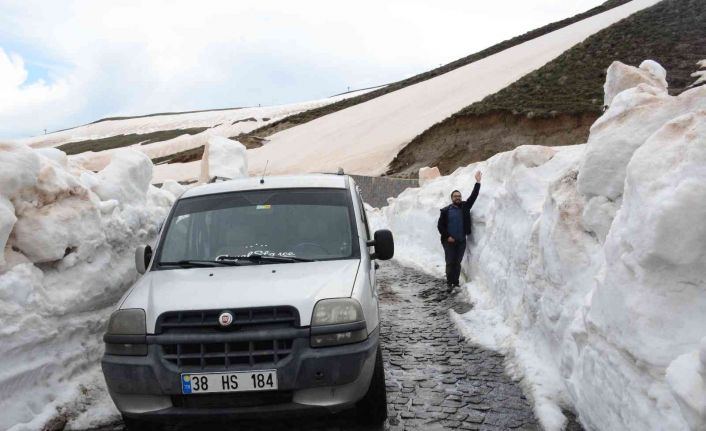 Bitlis’te kar esareti devam ediyor