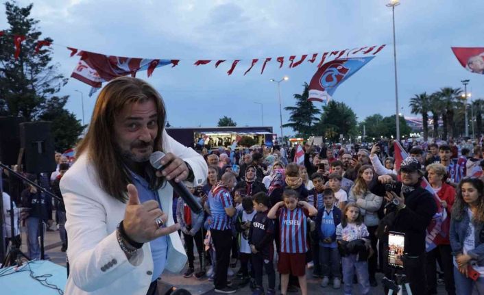 Bordo Mavili taraftarlar hem şampiyonluğu kutladı hem de kan verdi