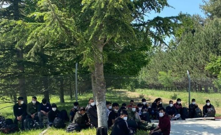 Bulgar polisi tarafından darp edilip Türkiye’ye itilen 27 kaçak göçmen yakalandı