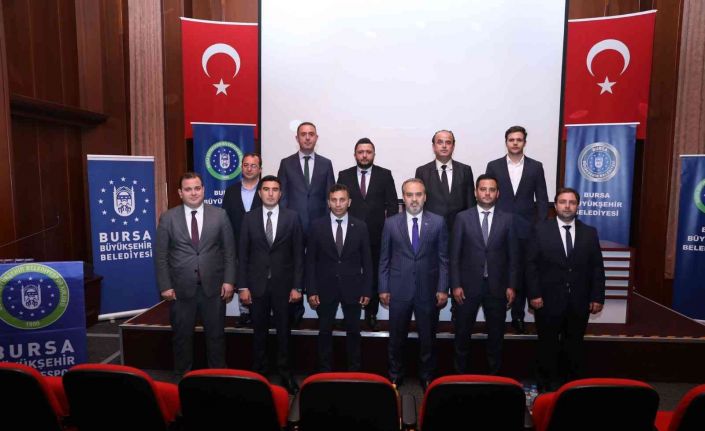 Bursa Büyükşehir Belediyespor Kulübü’nde Gökhan Dinçer güven tazeledi