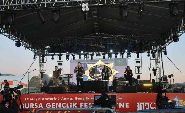 Bursa’da on binlerce kişiye ’En iyi narkotik polisi anne’ projesi tanıtıldı