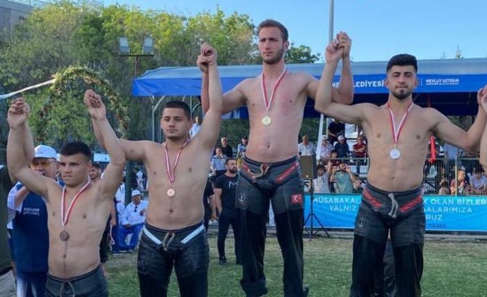 Büyükşehirli pehlivanlardan 4 madalya