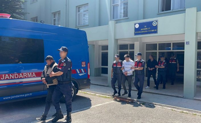 Çorum’da iki işyerini soyan 8 zanlı kıskıvrak yakalandı