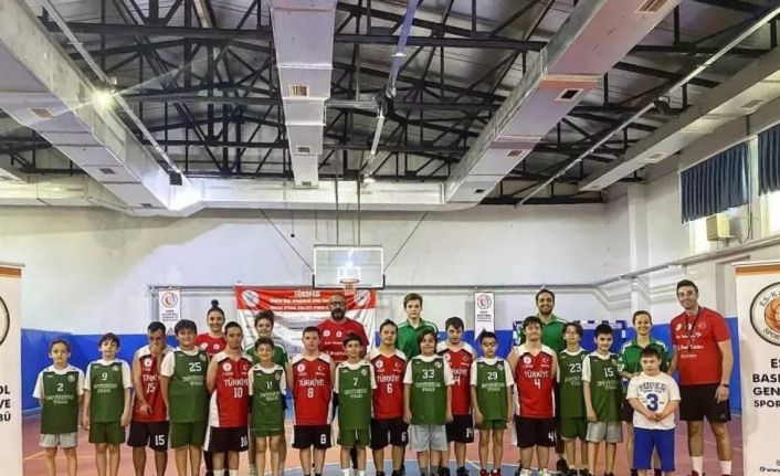 Down Sendromlular Basketbol Milli Takımı Eska Spor ile dostluk maçı yaptı