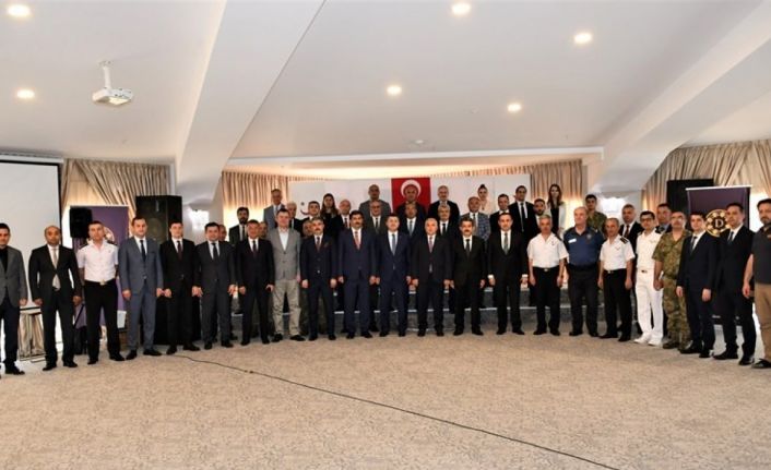 Düzensiz göçü önleme toplantısı: 3 ilin valisi ve asayiş birimleri çözüm ve öneri masası oluşturdu