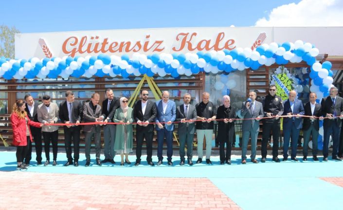 Edremit’te bölgenin ilk ve tek ‘Glütensiz Kafe ve Fırını’ hizmete açıldı