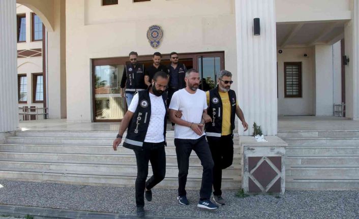 Esnafa silah zoruyla senet imzalattıkları iddia edilen 3 kişi tutuklandı