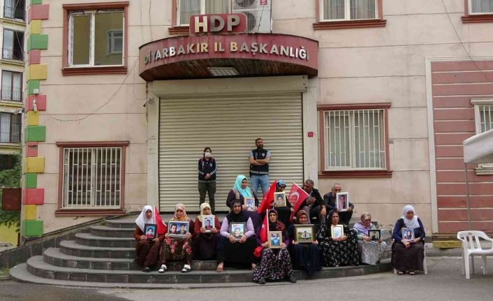 Evlat nöbetindeki baba Ömer Özkan: “Kızım seni bu devletin parasıyla okuttum, dön gel”