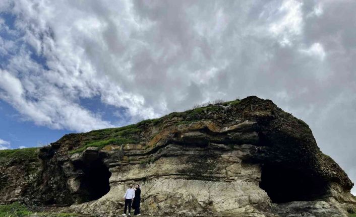 Gözü andıran mağara ilgi gördü