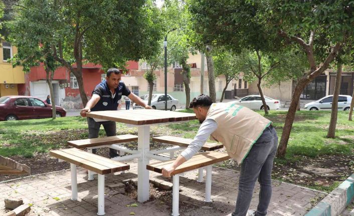Haliliye’de parklara bahar bakımı