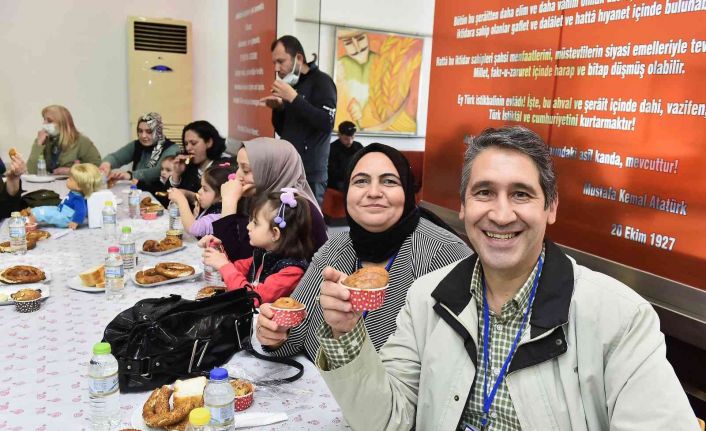 Halk Ekmek’te bir ilk: Çölyak hastalarına özel glutensiz taze simit ve yaş pasta üretildi