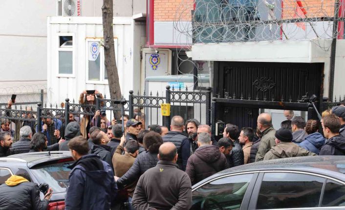 HDP Genel Merkezi önünde 6 kişi gözaltına alındı