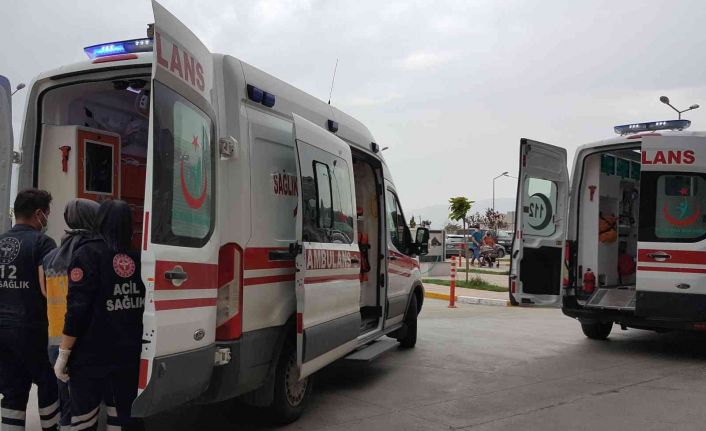 İliç- Refahiye kara yolunda trafik kazası: 5 yaralı