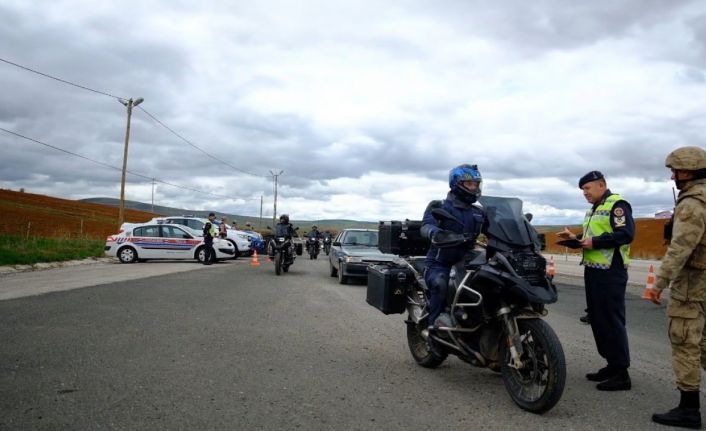 Jandarmadan dron ile trafik denetimi