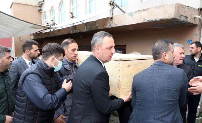 Kanserden ölen eski muhtar son yolculuğuna uğurlandı