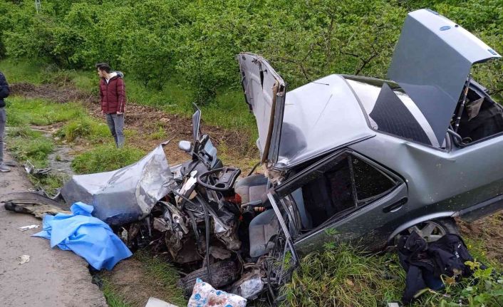Kızını doktora götürürken bahçeye uçtu: 1 ölü, 1 ağır yaralı