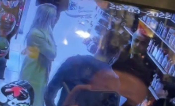 Konak Belediyesi çalışanından esnafa: "Senin işi hallettim, 10 bin lira para yazdım"