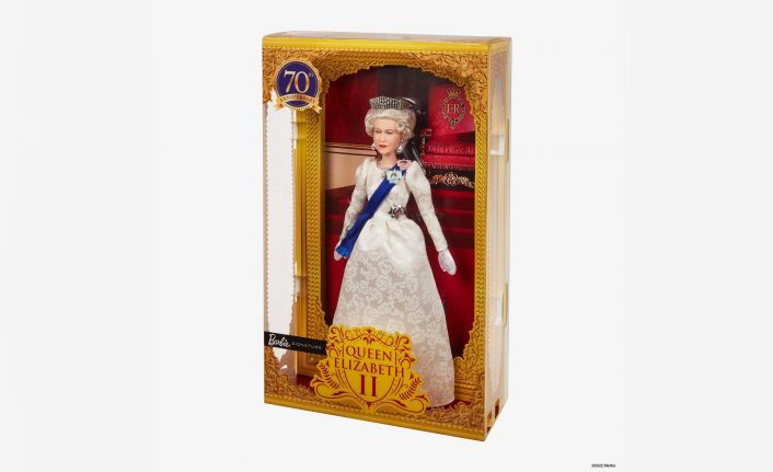 Kraliçe Elizabeth’in Barbie bebeği karaborsada yaklaşık 15 bine satılıyor