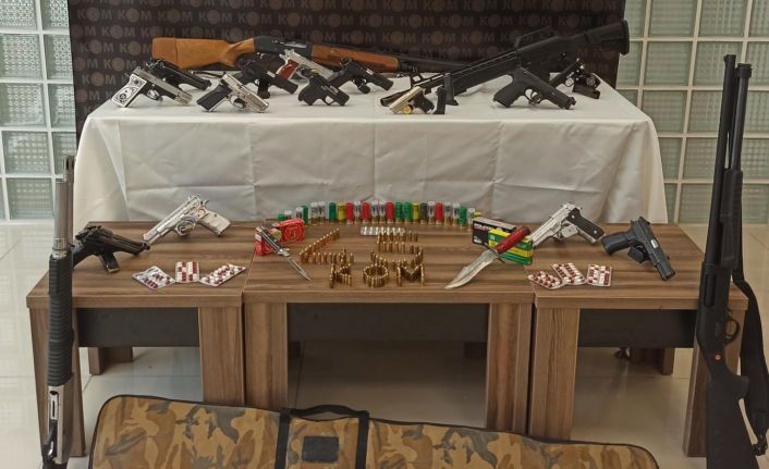 Manisa merkezli 3 ilde silah tacirlerine operasyon: 27 gözaltı