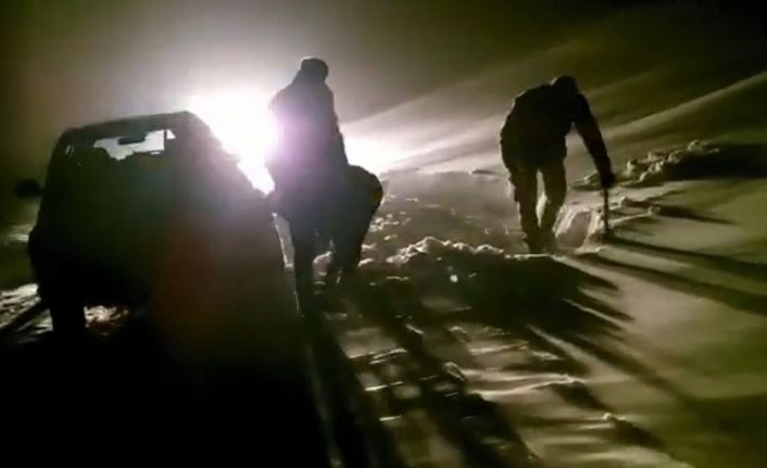 Mayıs ayında kar ve tipide mahsur kalan doktorlar kurtarıldı