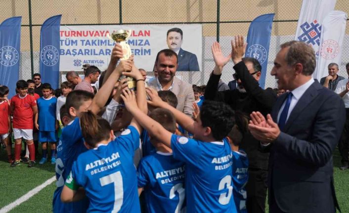 Minik kramponlarda şampiyon Burhan Erdayı