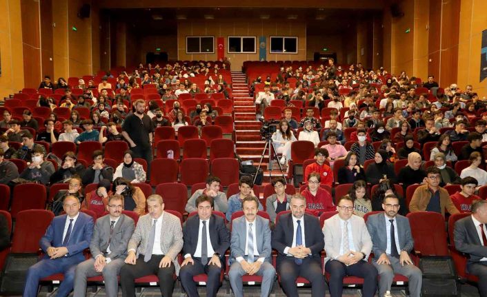 Öğrencilere mühendislik meslekleri tanıtıldı