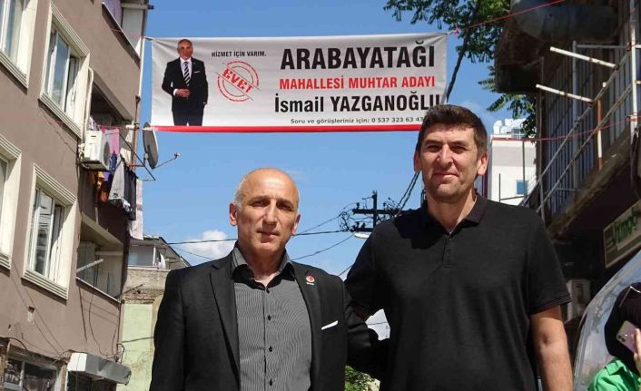 (Özel) Muhtar olabilmek için 19 bin seçmenin tek tek ayağına gidiyor