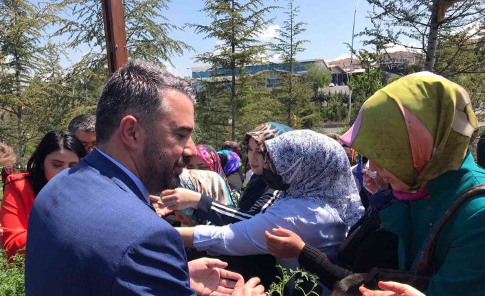 Pursaklar’da yaklaşık 20 bin fide dağıtıldı