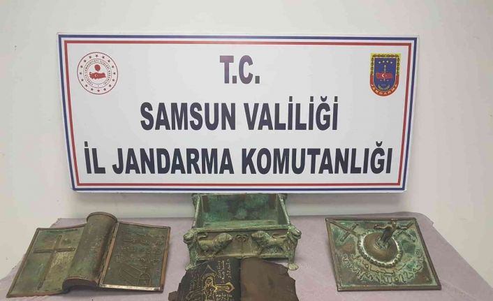 Samsun’da tarihi niteliğinde olduğu değerlendirilen İncil ve metal sanduka ele geçti