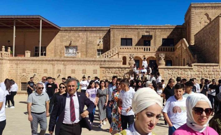 Silopi Final Okulları üniversite sınavları öncesi öğrencilerine moral gezisi düzenledi