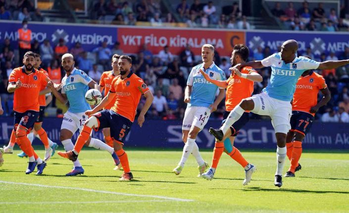 Spor Toto Süper Lig: Medipol Başakşehir: 1 - Trabzonspor: 0 (Maç devam ediyor)