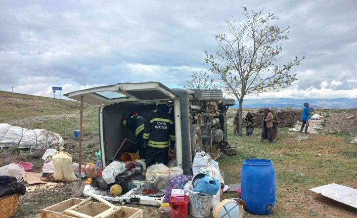 Tarım işçilerini taşıyan minibüs devrildi: 12 yaralı