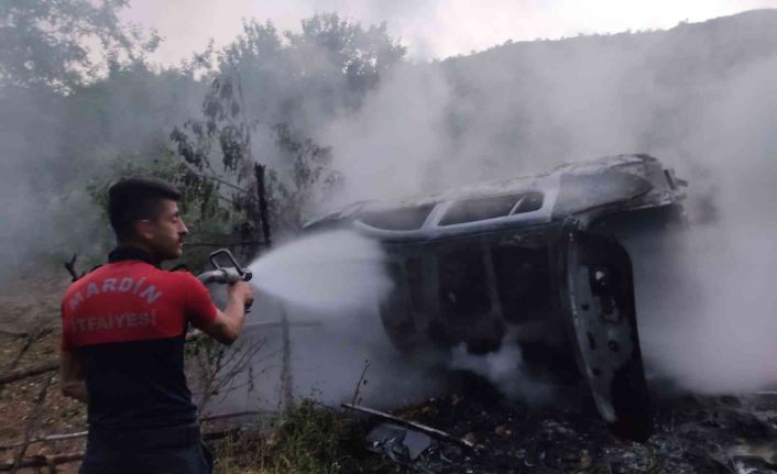 Taziye için Mardin’e gelen aile kaza yaptı: İki kişi yanan araçta can verdi