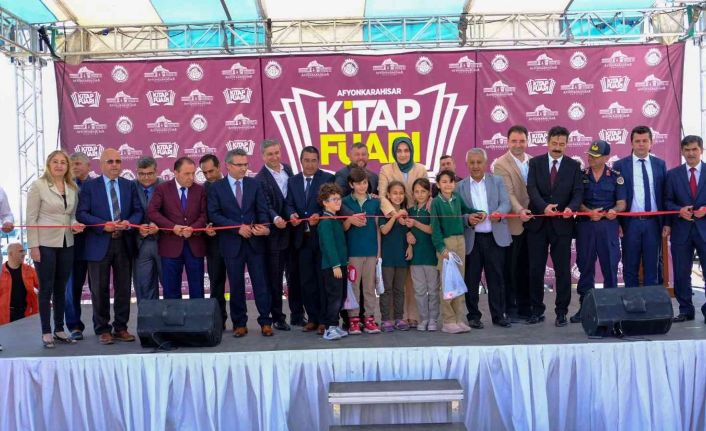 9 gün açık kalan kitap fuarını 100 binden fazla kişi ziyaret etti