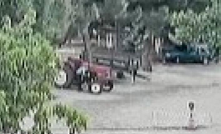 Acemi kundakçı çam kozalağıyla traktörü ateşe vermeye çalıştı