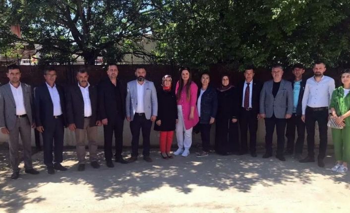 AK Parti sorunların çözümü için halkla bir araya geliyor