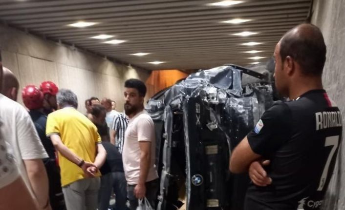 Alt geçitte korkutan kaza: Hurdaya dönen lüks cipten hafif yaralı kurtuldu
