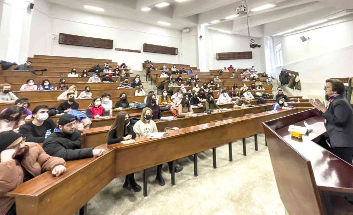 Anadolu İİBF yarım asrı aşan tecrübesiyle başarılı mezunlar vermeye devam ediyor