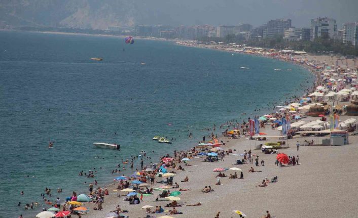 Antalya’ya havayoluyla gelen turist sayısı 3 milyonu geçti