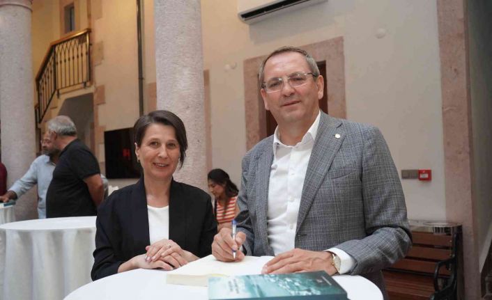 Ayvalık Tarihi Üzerine Akademik Çalışmalar Seçkisi kitabı tanıtıldı